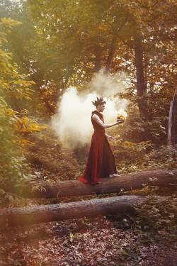 ohthentic:  magikallittleblog:  The Autumn Prince  Photography