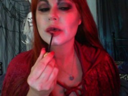 samantha38g:  Ruby Lips on Sexy Vampirehttp://sam38g.com/scene/6054878/ruby-lips-on-sexy-vampire