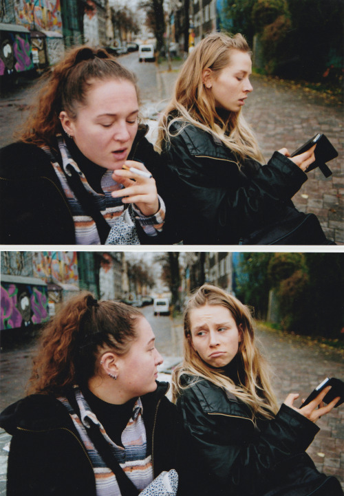 sjowee:Teuntje and Anniek in Dusseldorf, 35mm