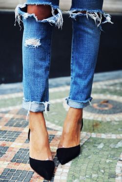 fivefourfashion:  Ripped Jeans>> Heels>> 