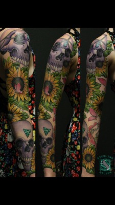 withaflowerinourhair:  My sleeve! Takin by my artist :)  Sterling