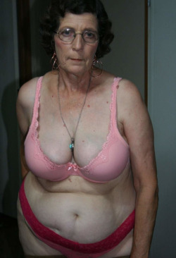 This granny is a bit shopworn but the sex appeal is still there!Meet