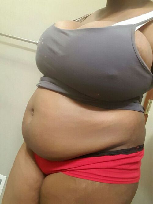 sexdreamsandicecream: sexdreamsandicecream:  Current weight: 211lbs Goal weight: 280 - 300lbs  I just ended up on my own dashboard! Why so many notes? :O 