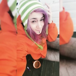💨💨💨 Its getting #cold #outside… #orange #frogtoque