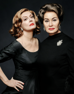 fuckyeahjessicalange:   Susan Sarandon as Bette Davis and Jessica