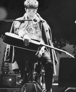  On Rainy Days ( Acoustic Ver.) - Kikwang     