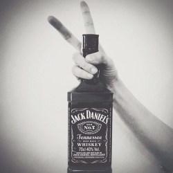 jackdanielstr:  #jackdaniels #whiskey #likewhisky #NewYork #borabora