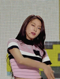 wendynasty: seolhyun 🌴 bingle bangle 180609