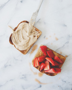 sweetoothgirl: SEA SALT HONEY ALMOND BUTTER AND MACERATED BERRIES