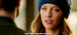 Katie Cassidy in “Arrow” 1x10: Burned (apr. 8, 2013)