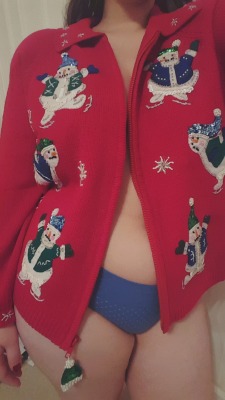 sweetmidnightmoans:  Tis the season for ugly Christmas sweater
