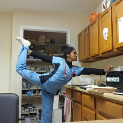 omystitch:  Just a little office yoga. #iwill @uawomen @sydneyogini #dancerpose #scrubs #doctorsoffice #stethoscope 