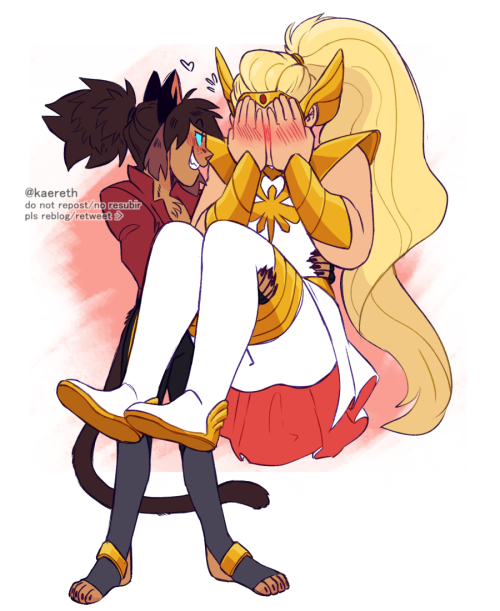 kaereth:Tiny stronk cat holding her big buff gf for a kofi!!!