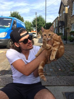 gavinodooley: iron-wang:  Thought Jon was holding the kitten