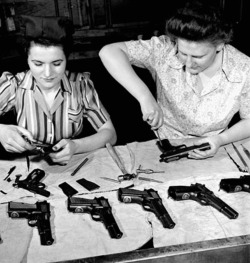 vieuxmetiers:  Women working in a munitions factory during WWII.