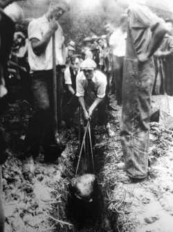 dichotomized:  Burying the Crime, Circa 1922 - A murder victim