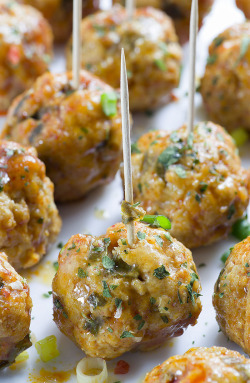 do-not-touch-my-food:    Buffalo Chicken Meatballs