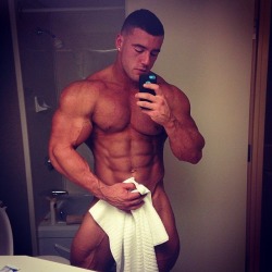 Johnny Doull - Damn his legs have that perfect sweep.