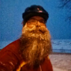 machobeagle:Snowy and wintery beard. I wasn’t expecting this