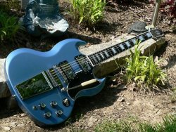 guitarlust:  Gibson Elliot Easton SG Custom in Pelham Blue.