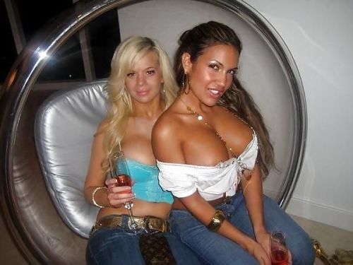 bimbopartygirl:  amateurimplantpics:  (via TumbleOn)  Two Bimbos with big boobs are always better than one! (at least that’s as far as my thinking goes.)