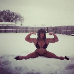 bigbicepsgirls:  Snows right around the corner..sigh