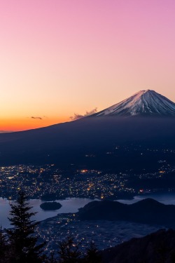  Mt. Fuji by Yasuhiko Yarimizu via 500px. 