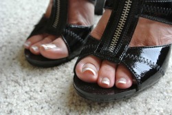 For a special fan who asked for a French pedicure, here you go.  It is an oldie, as I don&rsquo;t do them like this often. 