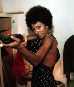 Pam Grier dans Coffy de Jack Hill, 1973.