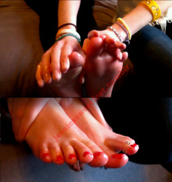 jessiessweetfeet:  Chloe rubbing lotion on my feet :) Video: