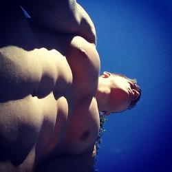 makesmeturgid:  pg13rated perfect body big pecs ripped abs jaw
