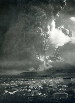 last-picture-show:  The Eruption of Mt. Sakurajima in Japan,