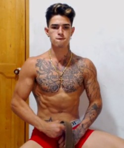 Watch live sexy Croy Klein at www.gay-cams-live-webcams.com Create