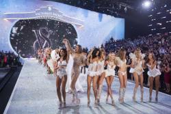 moda-senza-tempo:  Victoria’s Secret Fashion Show 2013