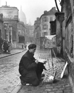  Paris artist, Montmartre, 1946.  photo by Ed Clark 