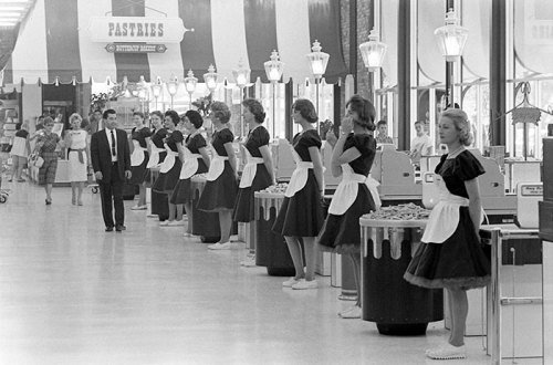 Cashiers At The Piggly Wiggly Continental, Encino, California,