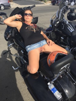 hotwife8477:  Having fun at a street vibrations!!! There were