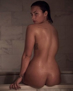 celebtreats:  Demi Lovato #demilovato #sexy #perfect #sensuality