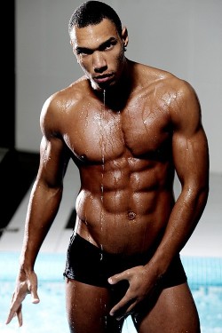 dominicanblackboy:  Sexy hot moments wit gorgeous muscle hunk