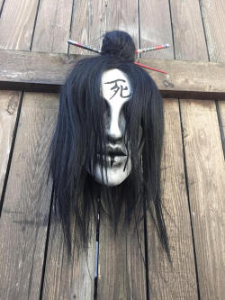 sixpenceee: This is a beautiful wall mounted hanging mask. It