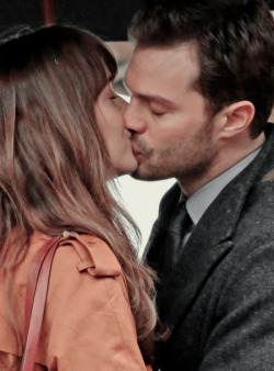 dakotasteeless:   Fifty Shades Darker/Freed    →      Favourite