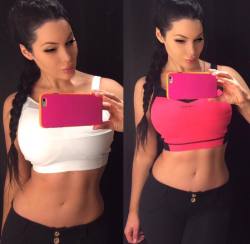 Sports bra shopping today ❤️💪 which one do you like better?