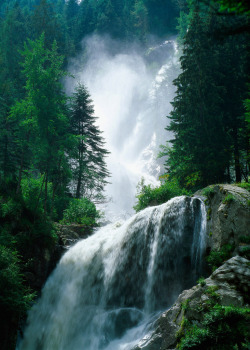 just-breezy:  Lares Fall . Salvadori Arte  