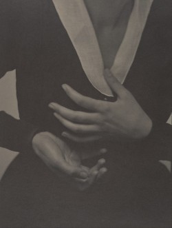 Alfred Stieglitz. Georgia O'Keeffe – Hands. 1917. Platinum