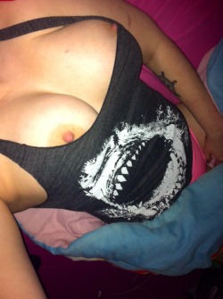 blackmetalslavegirl:  mooskiemallie:  Jaws attack!  I looooooooooove