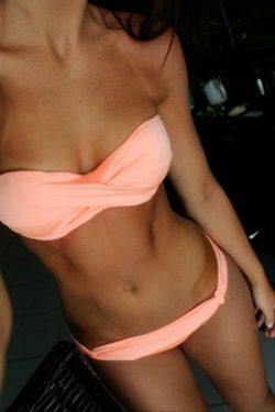 i-wanna-be-fit-girl:  #perfect #stomach #flat #abs #fitness #girl