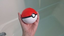 ghoullable:  alicialoraine:  snowofkanto:  Loving this bathbomb