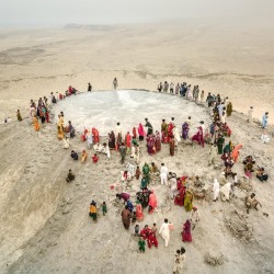 hinducosmos: Hindu pilgrims climb the Chandragup mud volcano