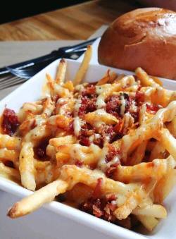 yummyfoooooood:  Bacon Cheesey Fries