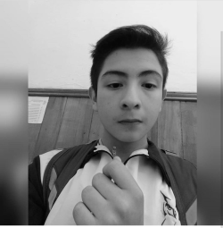 el-tio-guay:  Chico de 15 años, otro hetero engañado  Se hacen